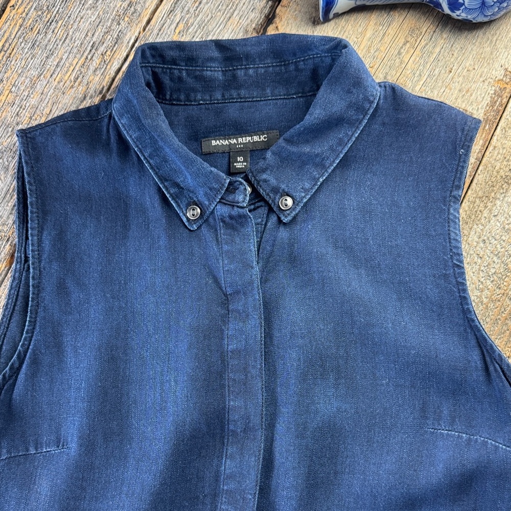 Banana Republic Chambray Denim Blue
Sleeveless Lyocell Shirtdress Size 10 - Picture 6 of 14